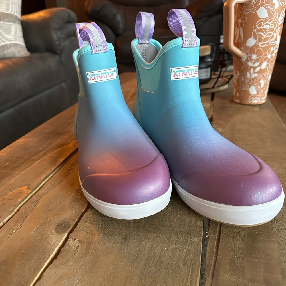 XtraTuf boots never worn